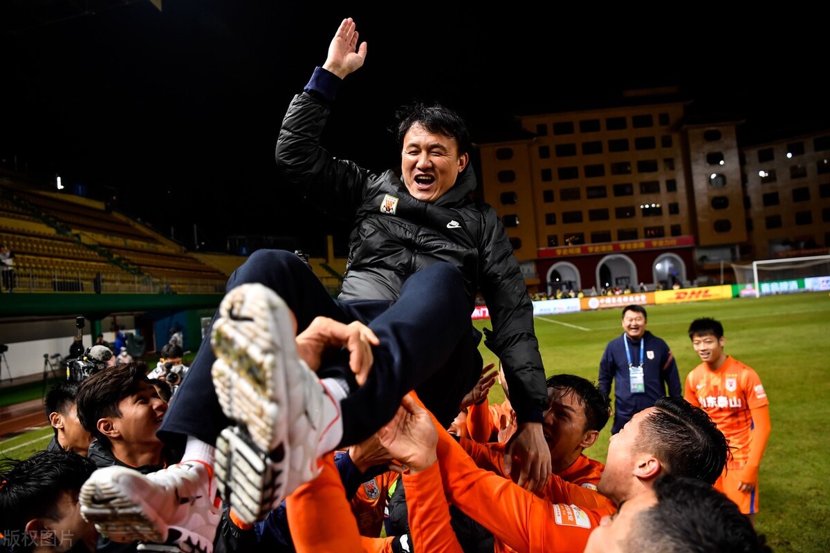 摔跤巡回赛焦点战:塞北天狼队强势反弹岭北白虎队,客场强势带走胜利。保级形势悄然变化 摔跤巡回赛焦点战:塞北天狼队强势反弹岭北白虎队,客场强势带走胜利。保级形势悄然变化