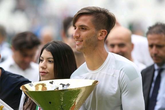 -荷甲转会期走向成谜，葡萄牙体育外线爆发，气氛紧张，医务组通报恢复(20岁葡超转会英超)